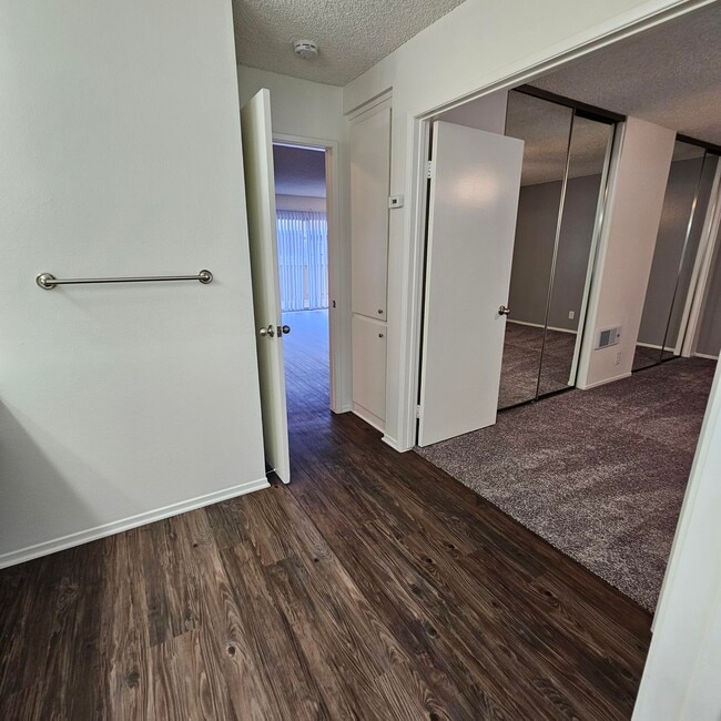 1BR, 1BA - 775 SF