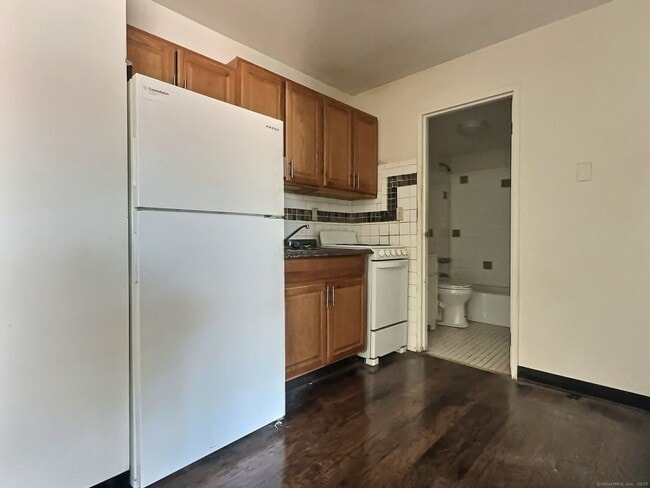Photo - 340 Palisade Ave Unit B7