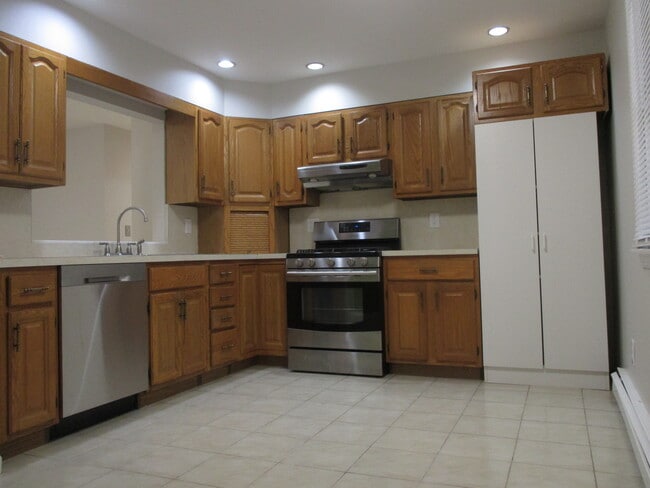 Photo - 515 Broad Ave Unit 2