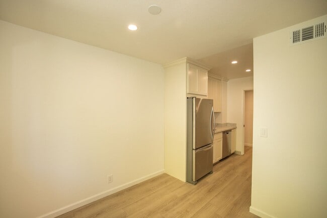 Photo - Completely Remodeled 2 Bed, 2 Bath Condo in Desirable Greenhouse Complex!