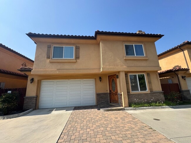Monrovia 3beds 2.5 bath PUD for lease - Monrovia 3beds 2.5 bath PUD for lease Casa