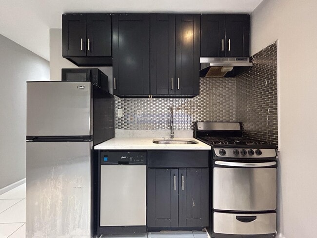 Photo - 312 W 114th St Unidad 42
