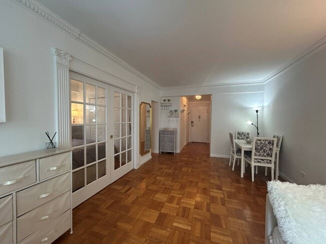 Photo - 100 W 57th St Unit 19-K