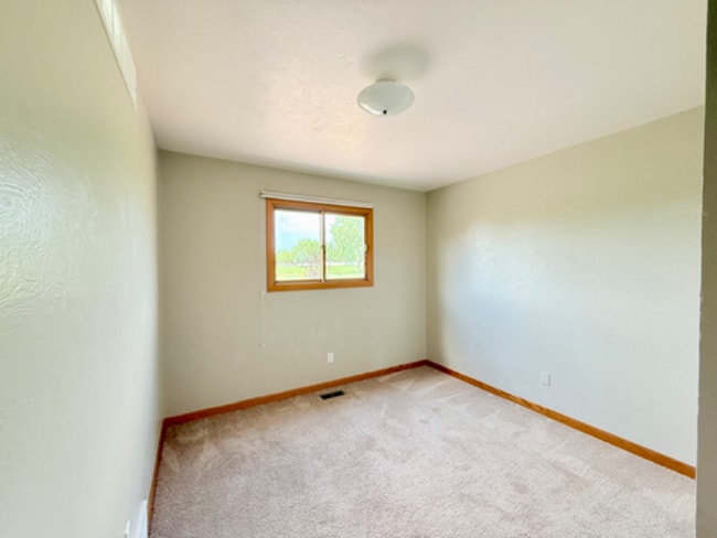 Photo - 301 W Mangrum Dr