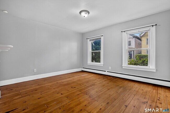 191 Willow St Unit (First Floor)