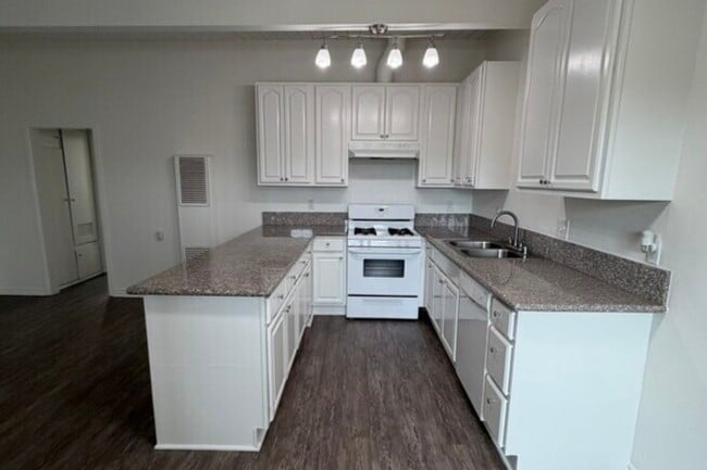 Kitchen 1x1 - Friendly Hills Villas