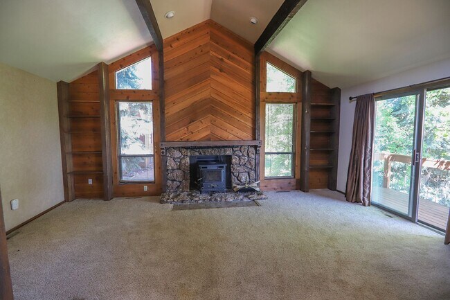 Photo - 1677 Edwards Dr