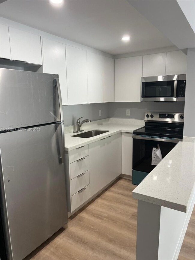 Photo - 7820 NE Bayshore Ct Unidad 211