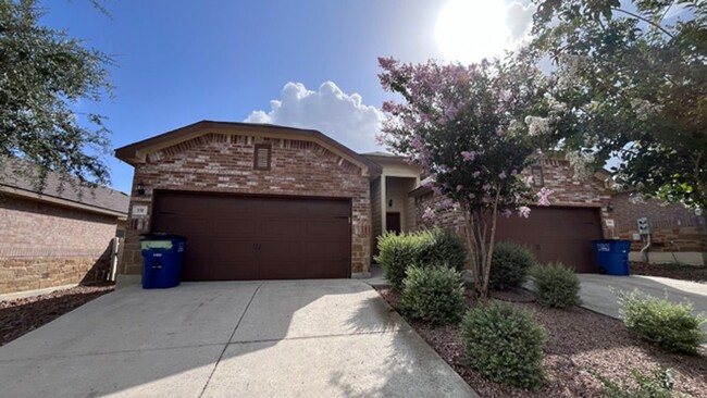 Building Photo - Granite Counters, High Ceilings & More – S... Rental