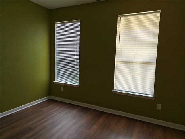 Photo - 7915 Moss Springs Ct