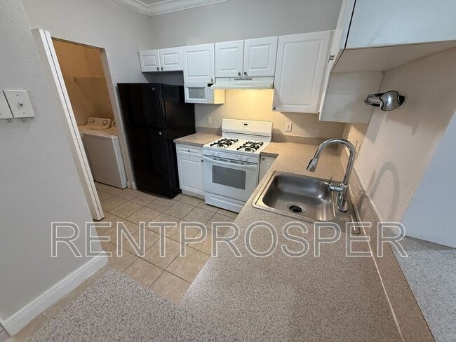 Building Photo - 3379 S Kirkman Rd Unit 1019