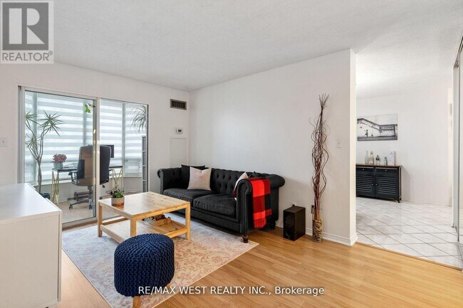 Photo - 155 Hillcrest Ave Unit 316