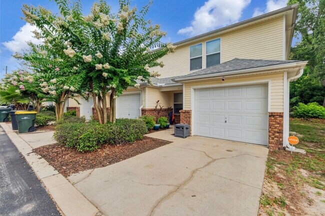 Building Photo - 17 Shell Ave SE Unit C1