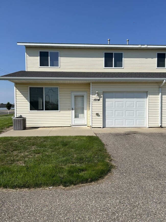 Newly Updated Condo!! - Newly Updated Condo!!