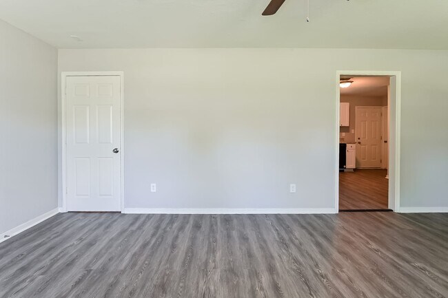 Photo - 7402 Wiley Rd