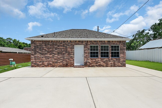 Photo - 20603 Marilyn Ln