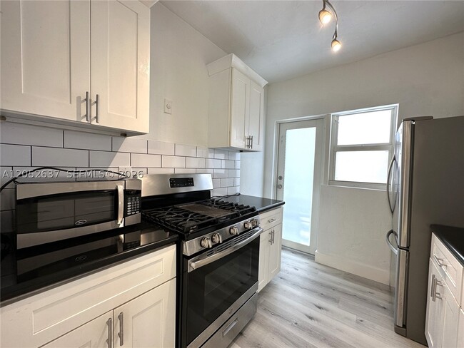 955 Bay Dr E Unit 7