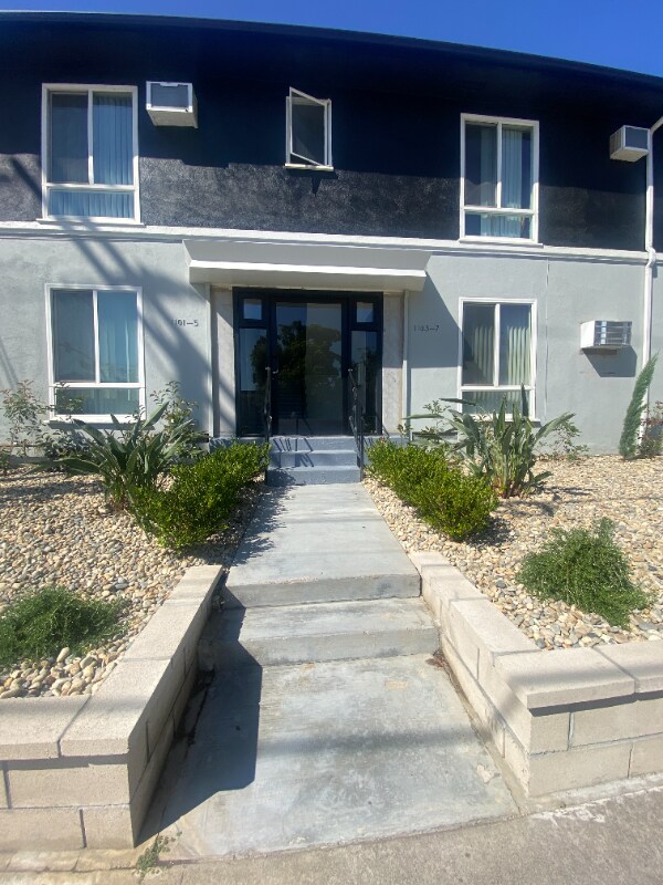 5 W Pine St