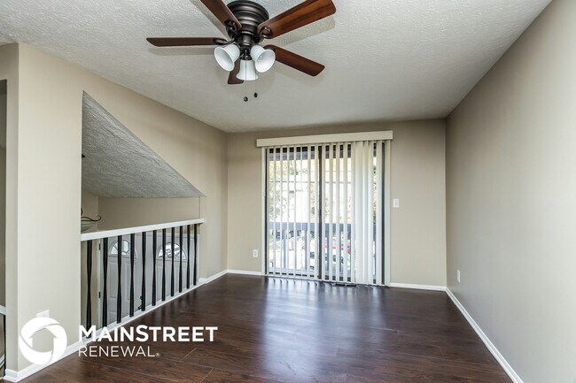 Photo - 4815 White Oak Trail