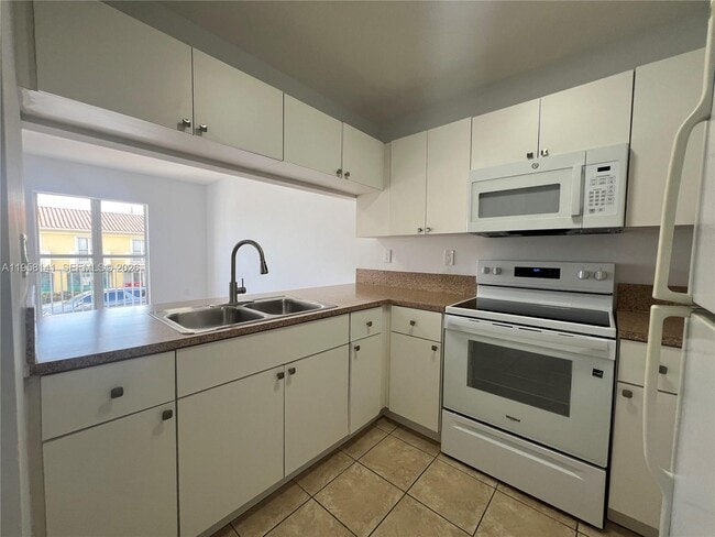 Photo - 9720 SW 184th St Unidad 210