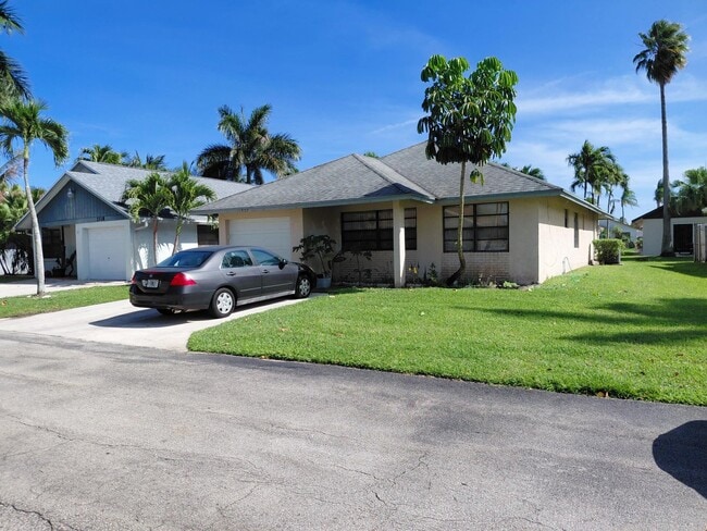 Photo - 1322 Pines Ln