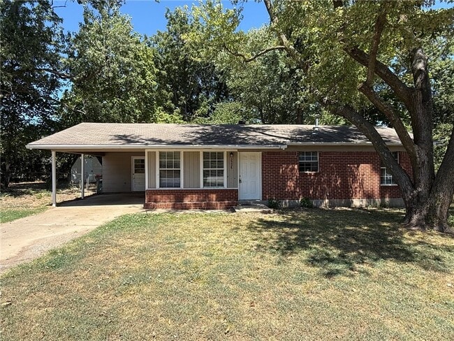 Photo - 2208 Sycamore Pl
