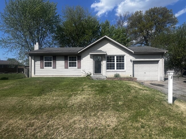 Building Photo - 230 S Circlecrest Dr