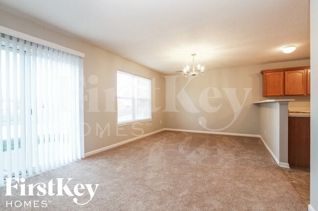 Photo - 1403 Round Lake Rd