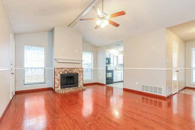 Photo - 1114 Hidden Creek Dr