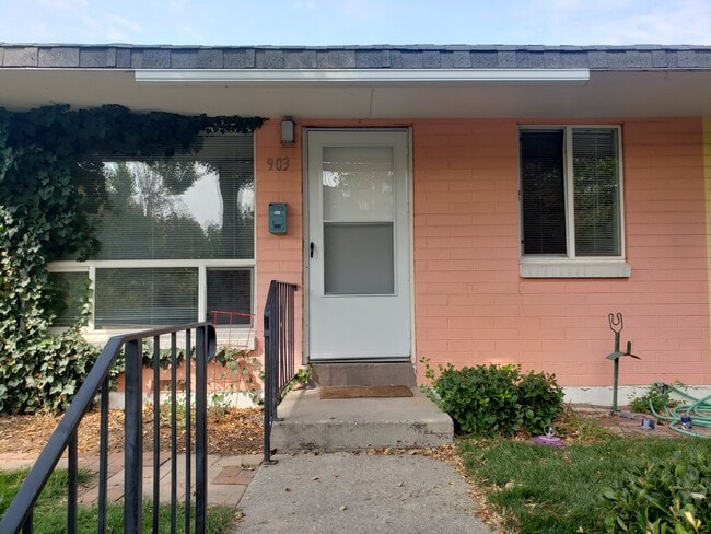Building Photo - 903 E Laird Ave Unit 903