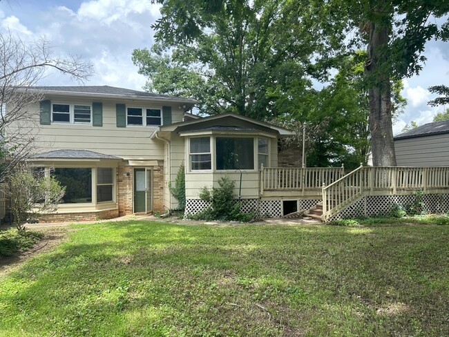 Building Photo - 2109 Villaret Dr SW Rental