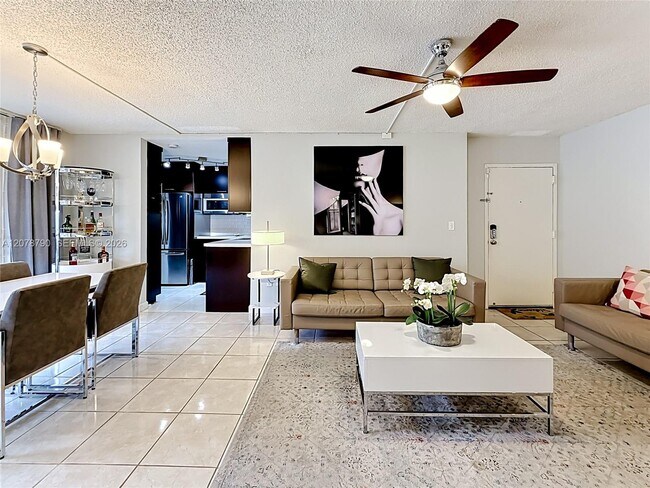Building Photo - 9350 Fontainebleau Blvd Unit 101