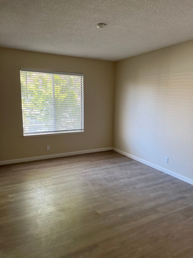 Photo - 5042 Bridgepointe Pl
