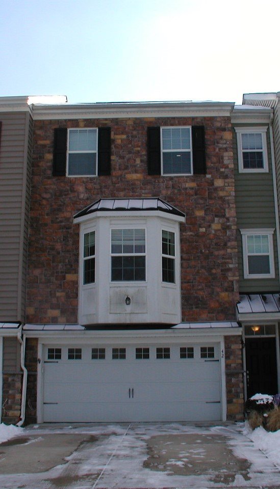 Large Townhouse - 3 Bedroom - 2.5 Bath - Large Townhouse - 3 Bedroom - 2.5 Bath