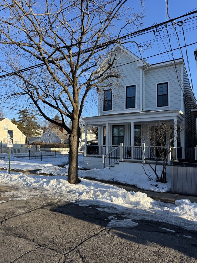 Building Photo - 87 6th St