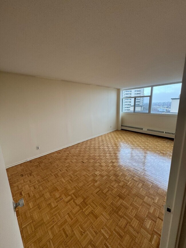 Photo - 70 McEwen Ave