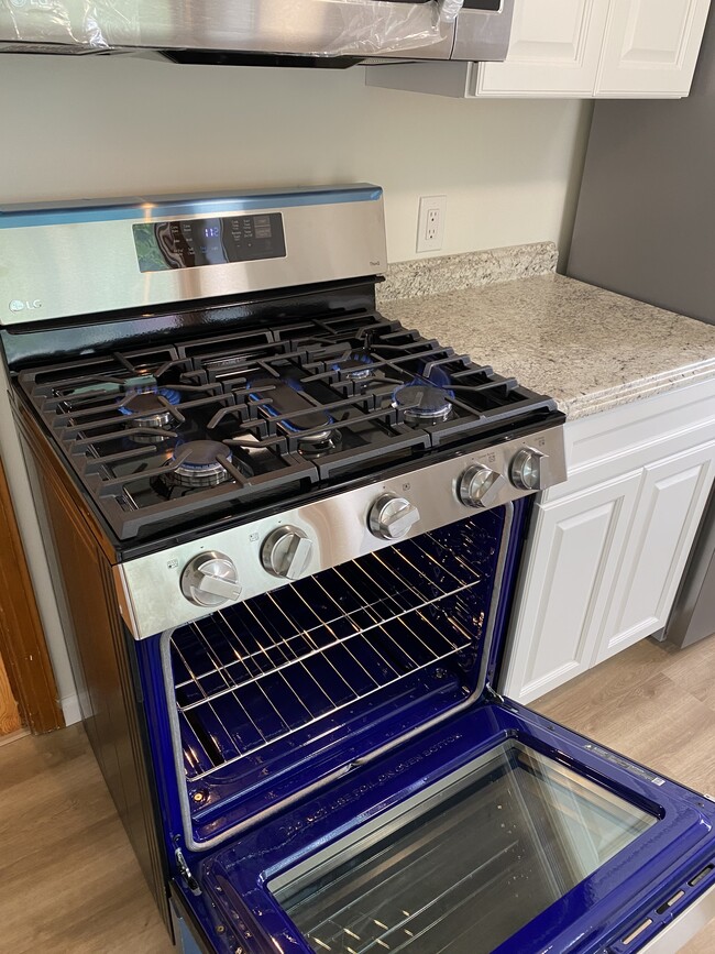 Photo - 2204 E Lawn Pkwy
