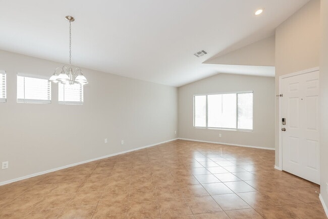 1128 W 20th Ave