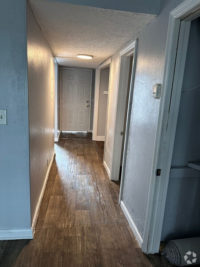 Building Photo - 270 Tampa Dr Rental