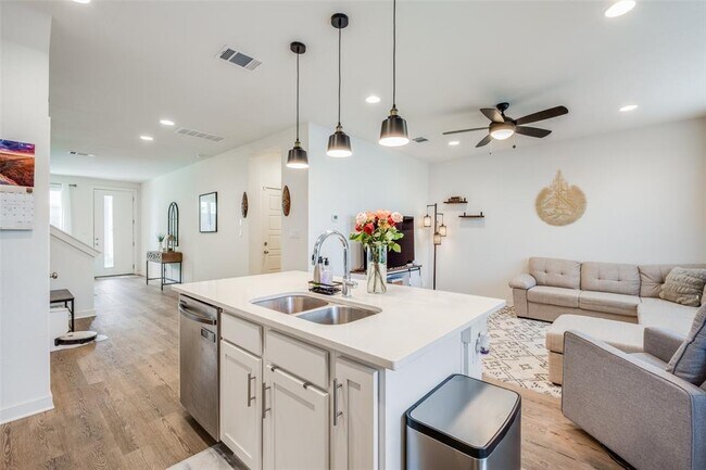 Photo - 5160 N A.W. Grimes Blvd