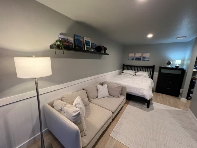 Photo - 2504 Bridgeport Way W Unidad C