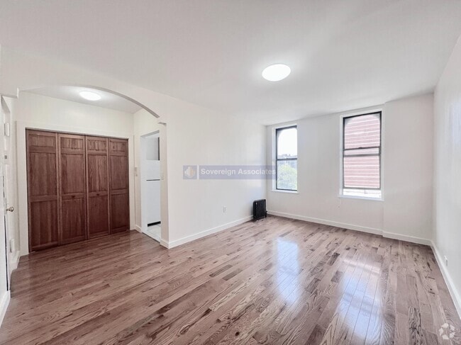 Building Photo - 55 Ellwood St Rental