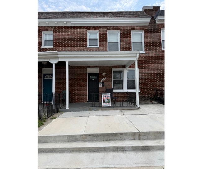 Building Photo - 3445 Juneway-2 AVAILABLE $500 2 Unit 2 AVAILABLE $500 2