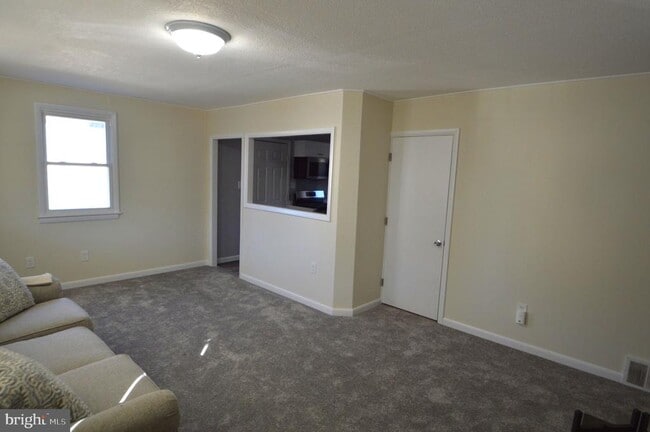 Photo - 267 Mott Ave