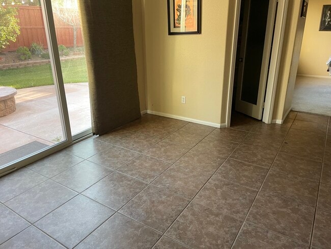 Photo - 2842 Hartley Pky