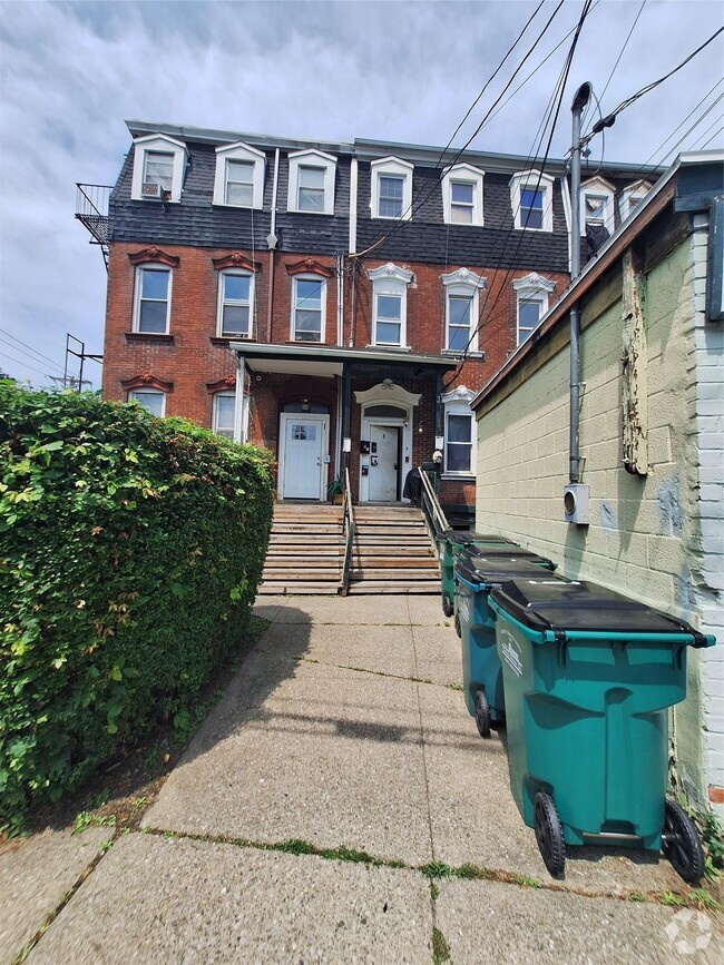 Building Photo - 3 Fallkill Pl Unit 3 Rental