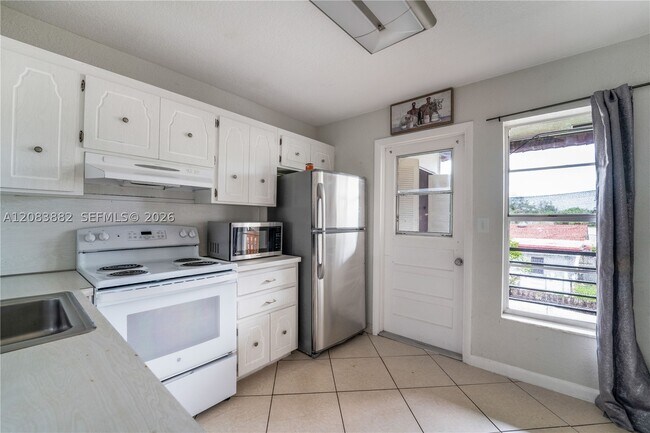 3777 NW 78th Ave Unit 3F