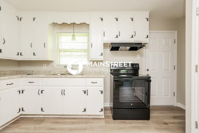 3 Bedroom Pet-Friendly Home in COLUMBIA, TN with Main Street Renewal