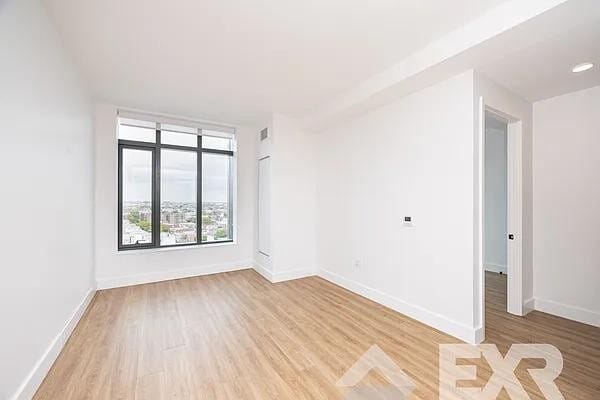 Photo - 2230 Cropsey Ave Unidad 1203