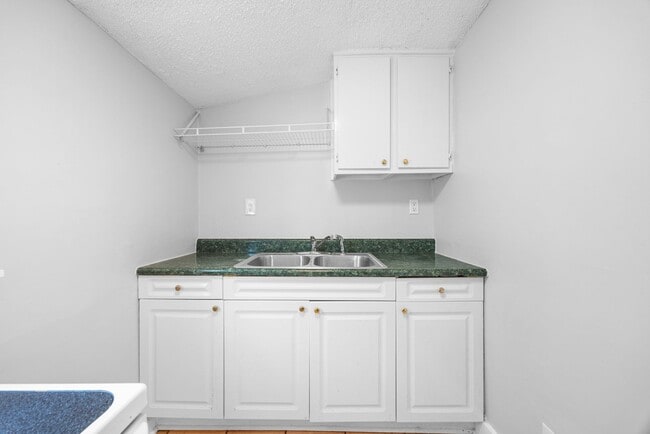 Photo - 112 E Anderson St Apartment Unit 112 E Henry St